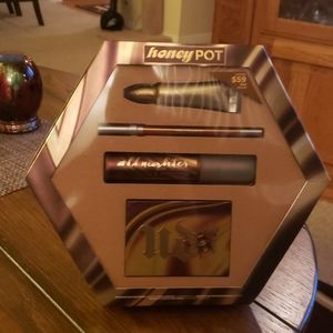 Urban Decay Honey Pot Makeup Set